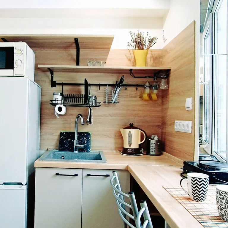 Уютное местечко возле пиццерии, небольшая комфортная студия