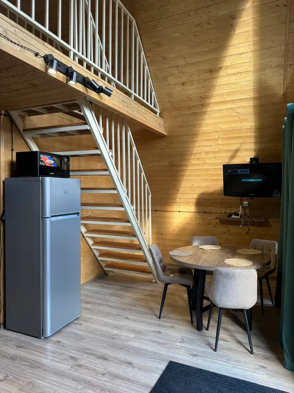 Новый современный дом в лесной зоне