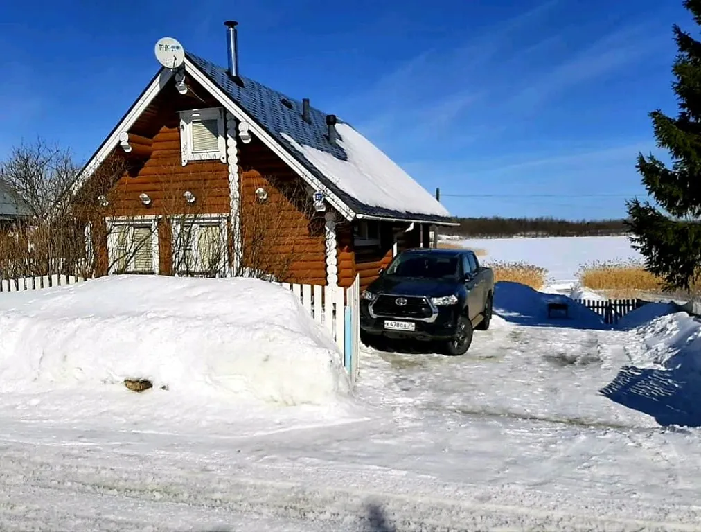 Дом на берегу озера