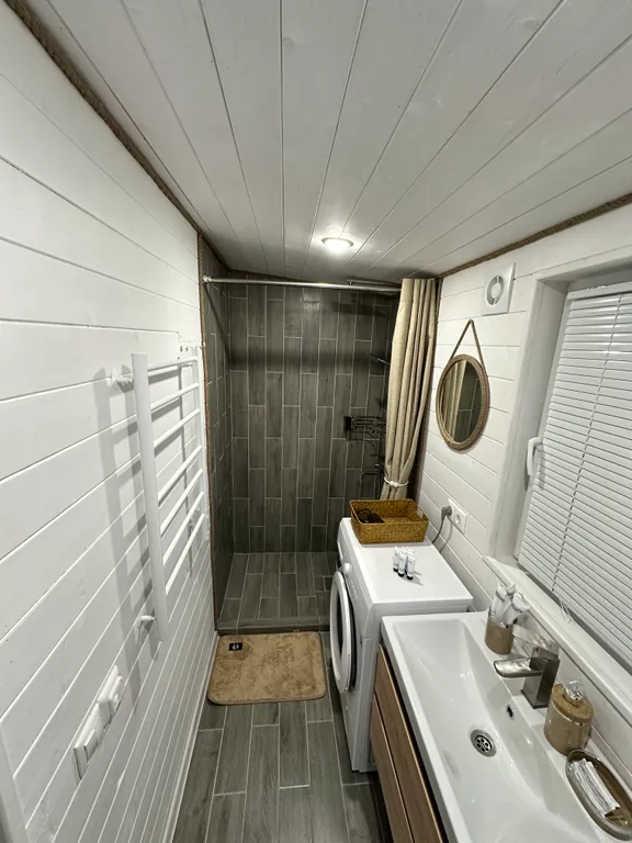 Уютный дом (кухня-гостиная) с двумя спальнями