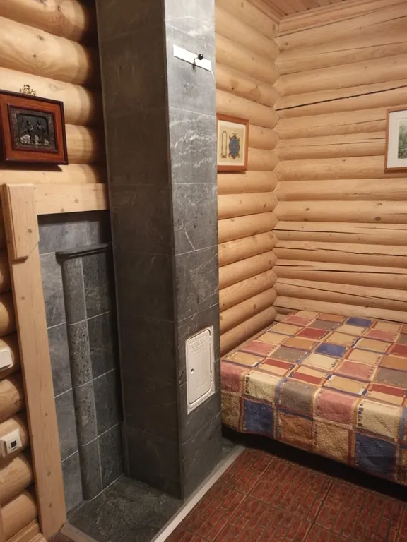 Уютный коттедж с камином у озера в Колосково