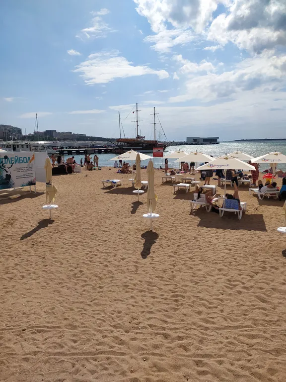 Коттедж Коттедж Этаж двухкомнатный в центре — Геленджик