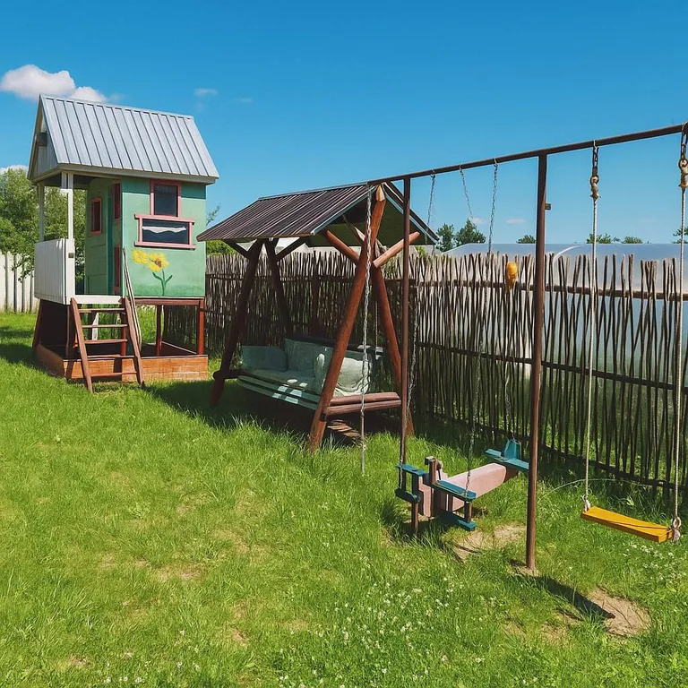 Сказочный домик в деревне