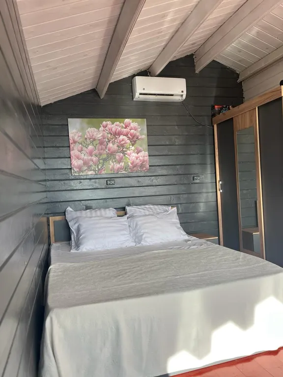 Коттедж Коттедж Бунгало на первой линии моря — Сухум