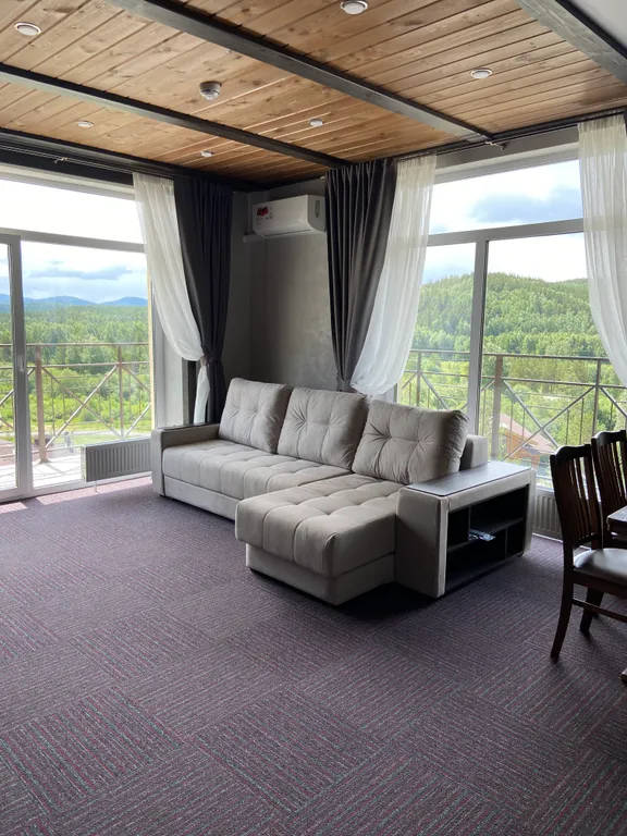 Квартира Апартамент на горнолыжном курорте Солнечная Долина с видом на озеро — аренда посуточно в Сыростан