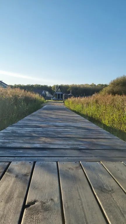 Домик у озера