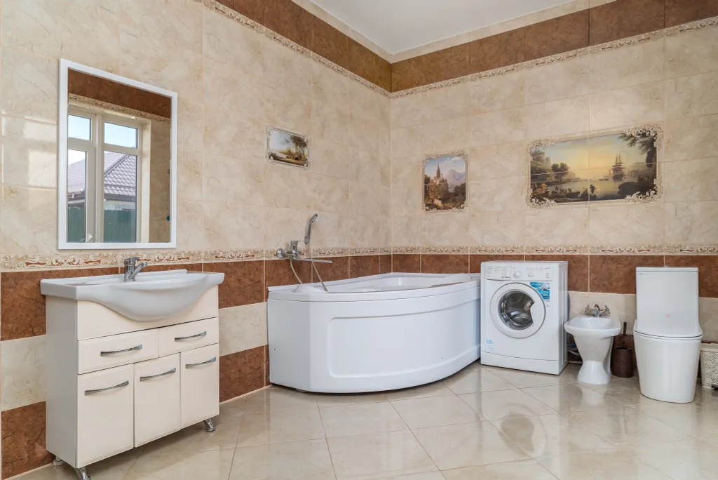 Дом с теплым бассейном и баней для загородного отдыха Южная Резиденция