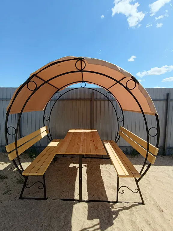 Уютный А-фрейм с чаном у озера