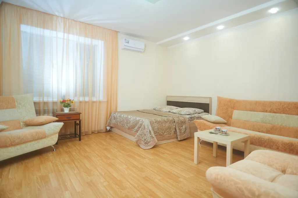 Двухкомнатная с изолированными комнатами в центре рядом с зоопарком