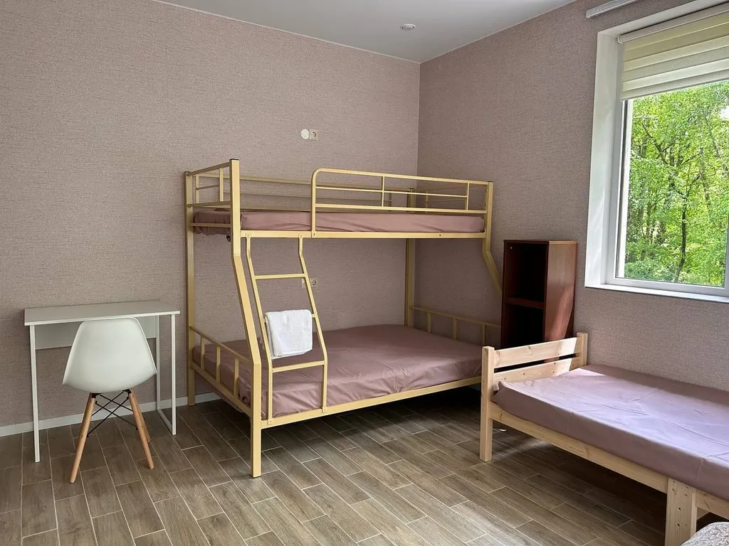 Квартира Гостевой дом Ашрам Сочи: комната с удобствами и видом на лес — Сочи
