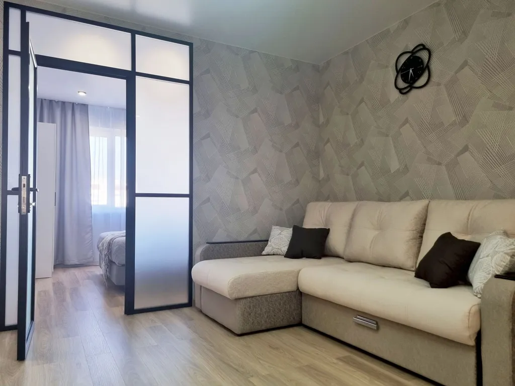 Дизайнерская евро двушка на 17 этаже с панорамным остеклением и видом на город