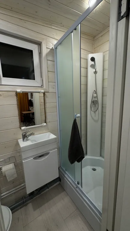 Небольшой уютный домик с чаном