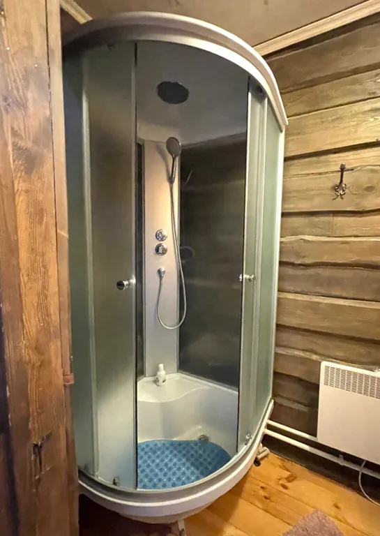 Просторный, уютный деревянный дом в центре города, возле реки и озера