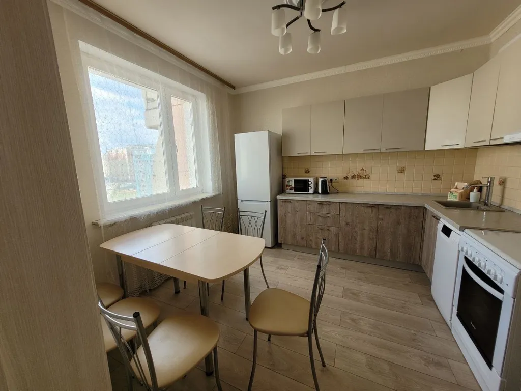 Большая трешка рядом с крокус экспо