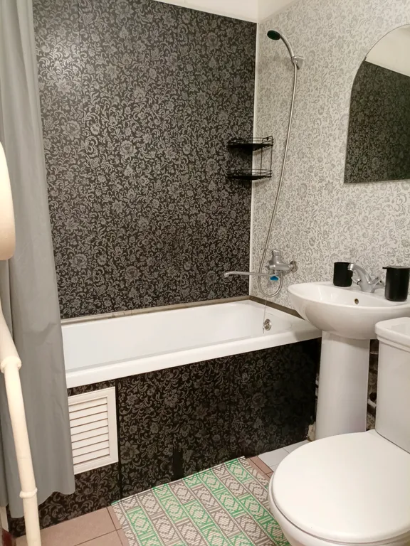 2х ком квартира, до 6 человек. 5й Армии 10. Набережная Ангары