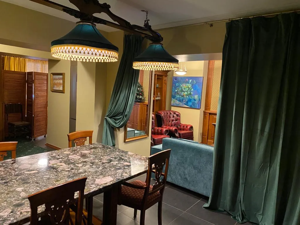 Апартаменты с отдельным входом , центр города