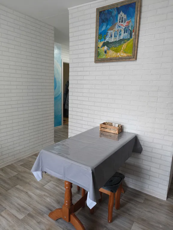 2-комнатная квартира чистая и просторная после ремонта