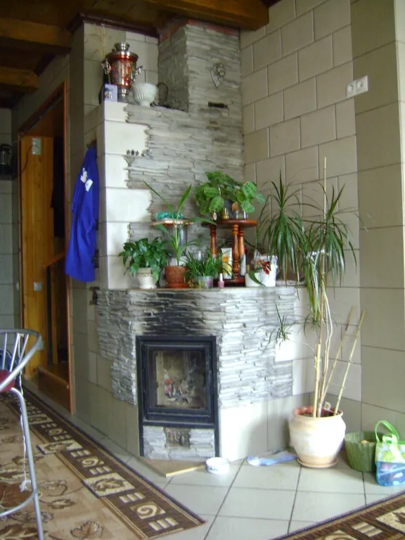 Дом-коттедж на берегу реки