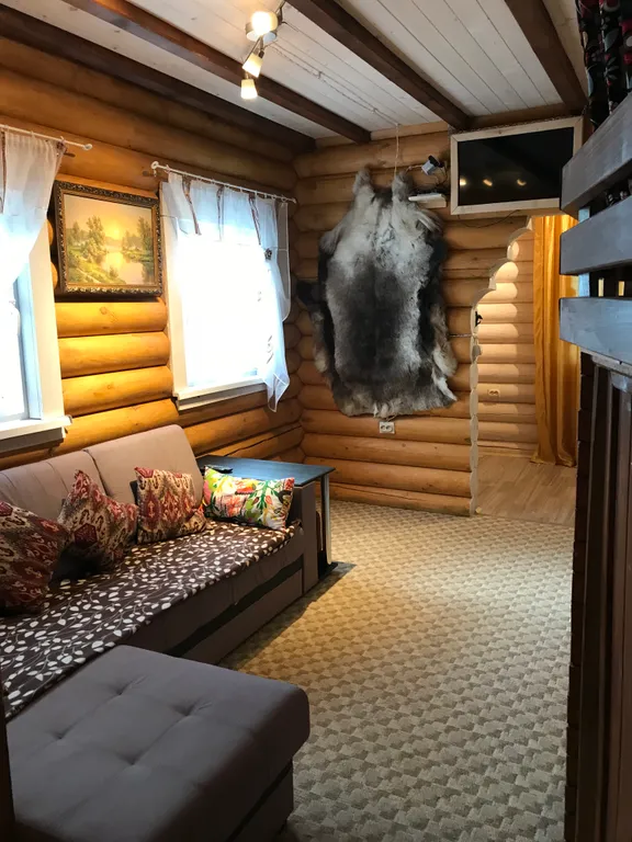 Дом из бревна Терем с сауной в черте города