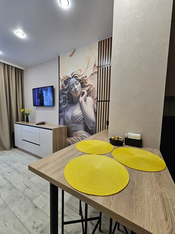 Дизайнерская квартира с посудомоечной машиной и в 10 минутах от центра