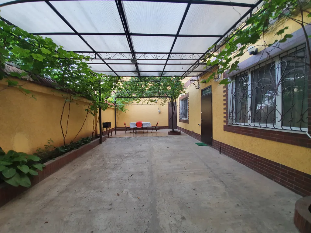 Коттедж Дом с отдельным двором в центре рядом с Центральным рынком — Евпатория