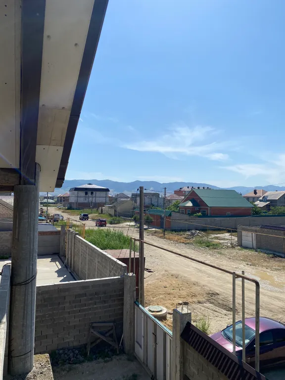 Дом с двором и беседкой в 7 минутах езды от пляжа