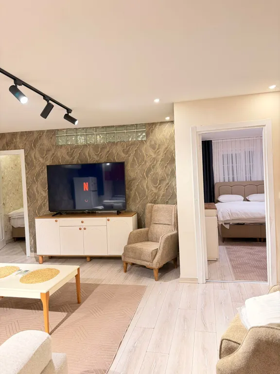 Семейная уютная квартира 16N