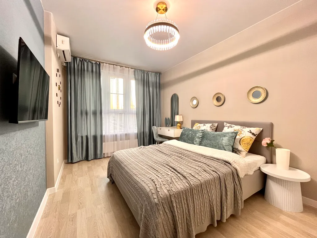 Комфортабельная видовая квартира с дизайнерским ремонтом возле моря