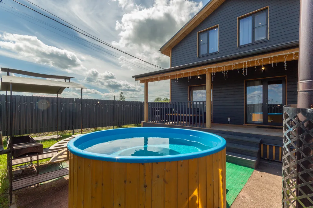 Коттедж с баней и горячей купелью — аренда посуточно в Павловск