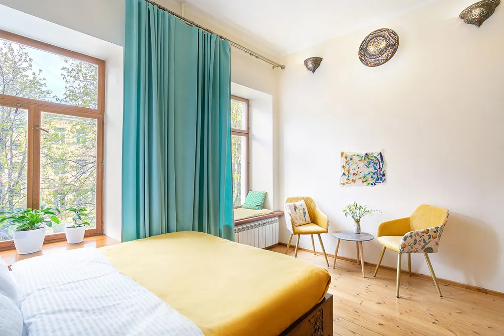 Светлый дом на Сенной