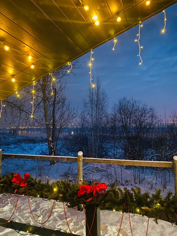 Загородный дом Loft lodge на берегу реки Ангара