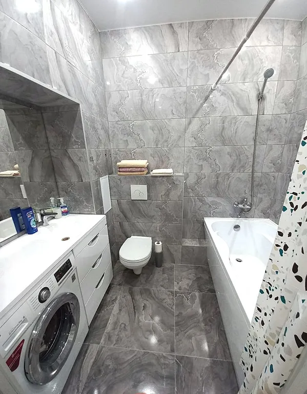 Просторная квартиpa в новостройке ЖК "Аралия"