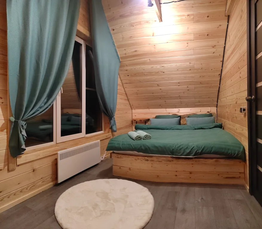 Коттедж Уютный, теплый дом с видом на горы в тихом, красивом месте — Шерегеш