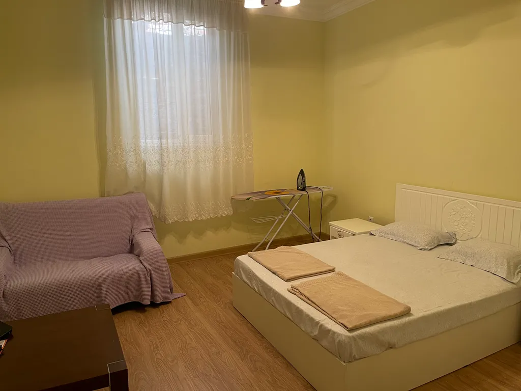 Апартаменты в центре Сухума. До пляжа идти 3 минуты