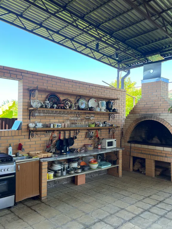 Коттедж Коттедж Просторные трехкомнатные апартаменты с двумя изолированными спальнями — Сухум