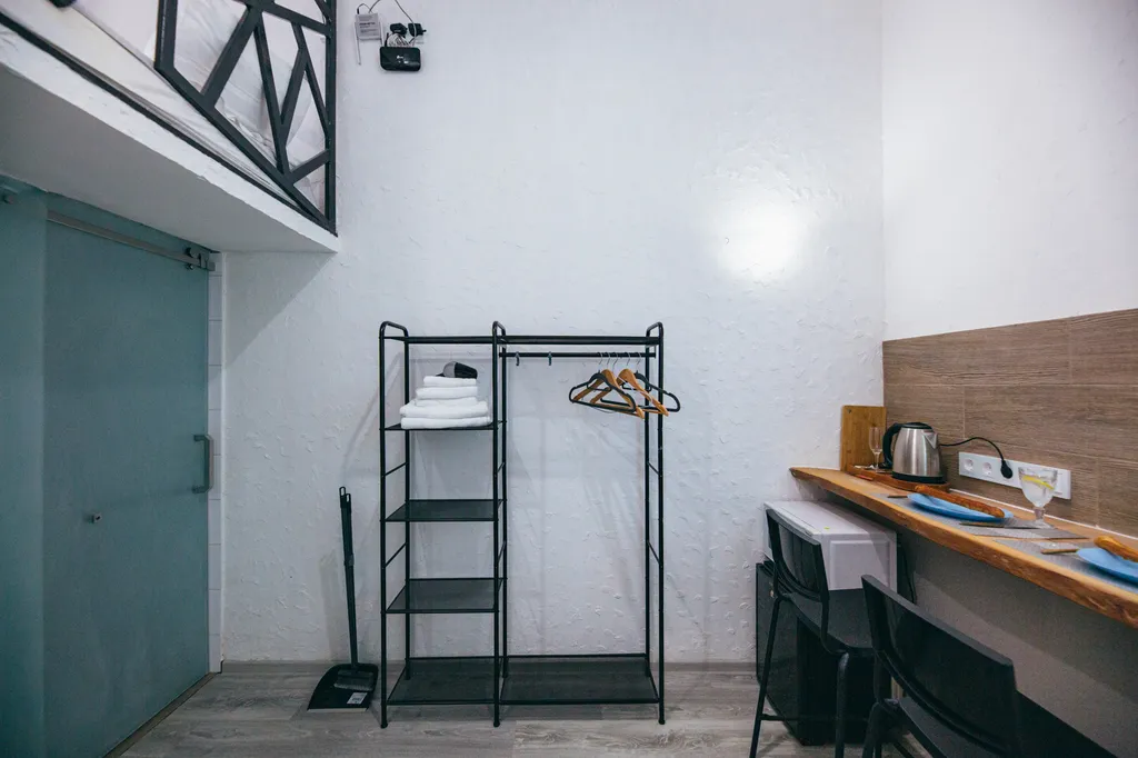 Двухуровневая мини студия с отдельным выходом во двор