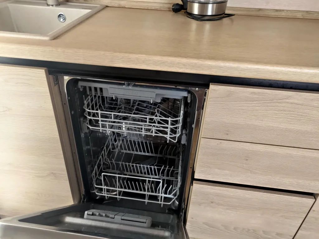 Удобная и уютная студия с балконом и видом на сад и горы