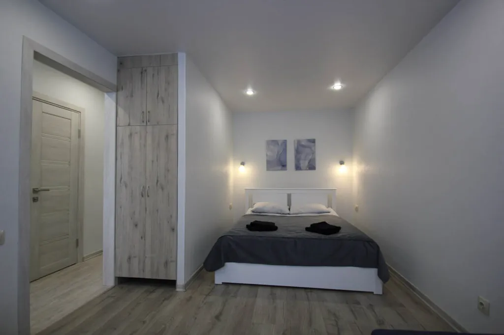 Стильная однокомнатная квартира с современным ремонтом — аренда посуточно в Кировск