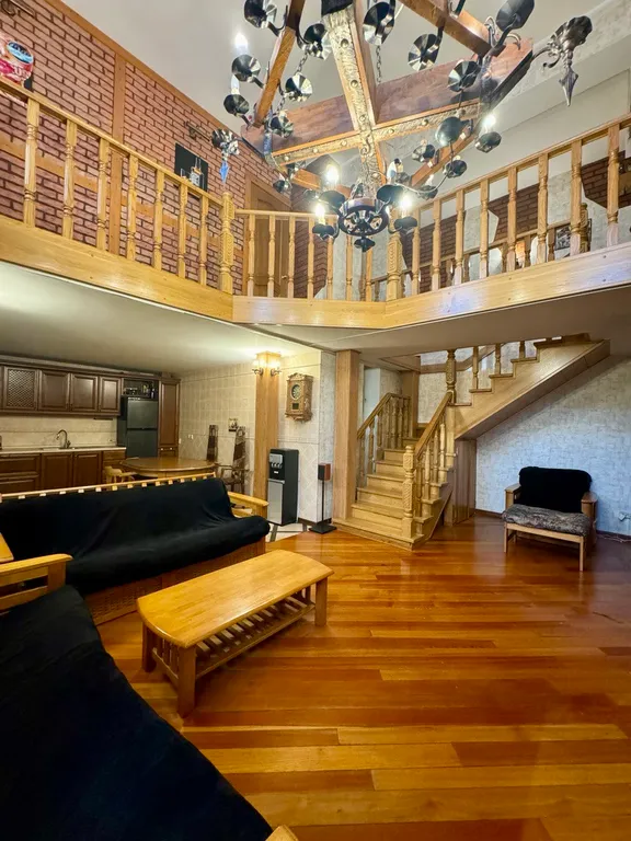 Двухуровневая квартира в центре города