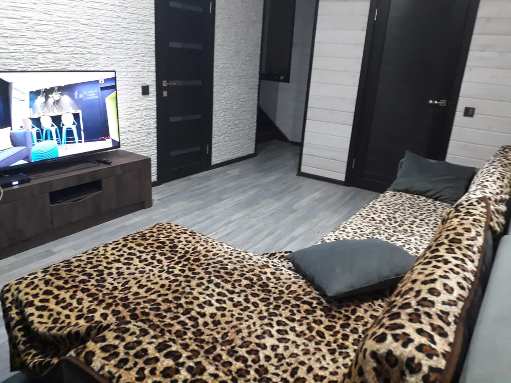 Шале у горной речки