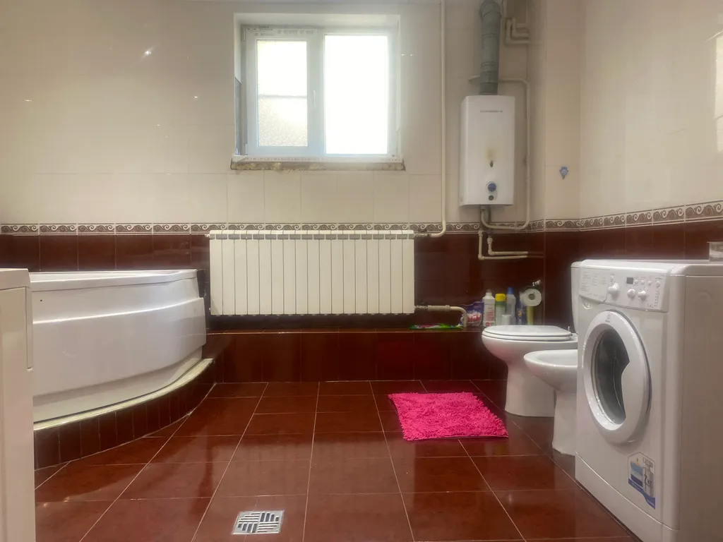 Отдельный большой дом в курортной зоне, с беседкой и мангалом.