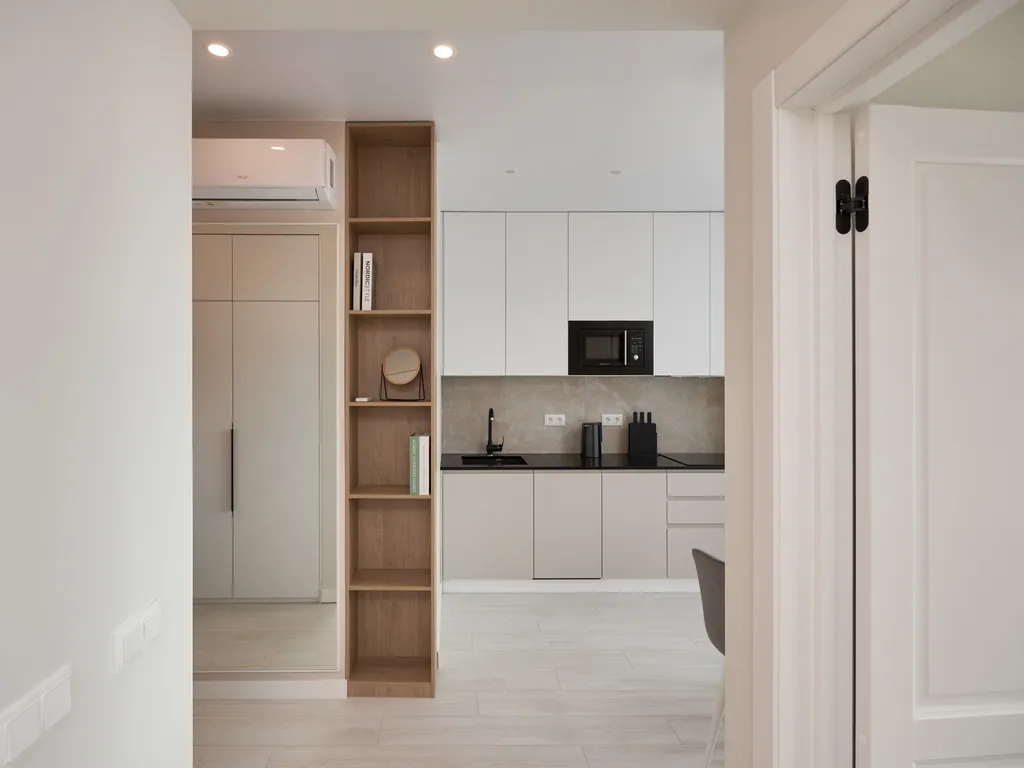 Евро двухкомнатная квартира с боковым видом на море