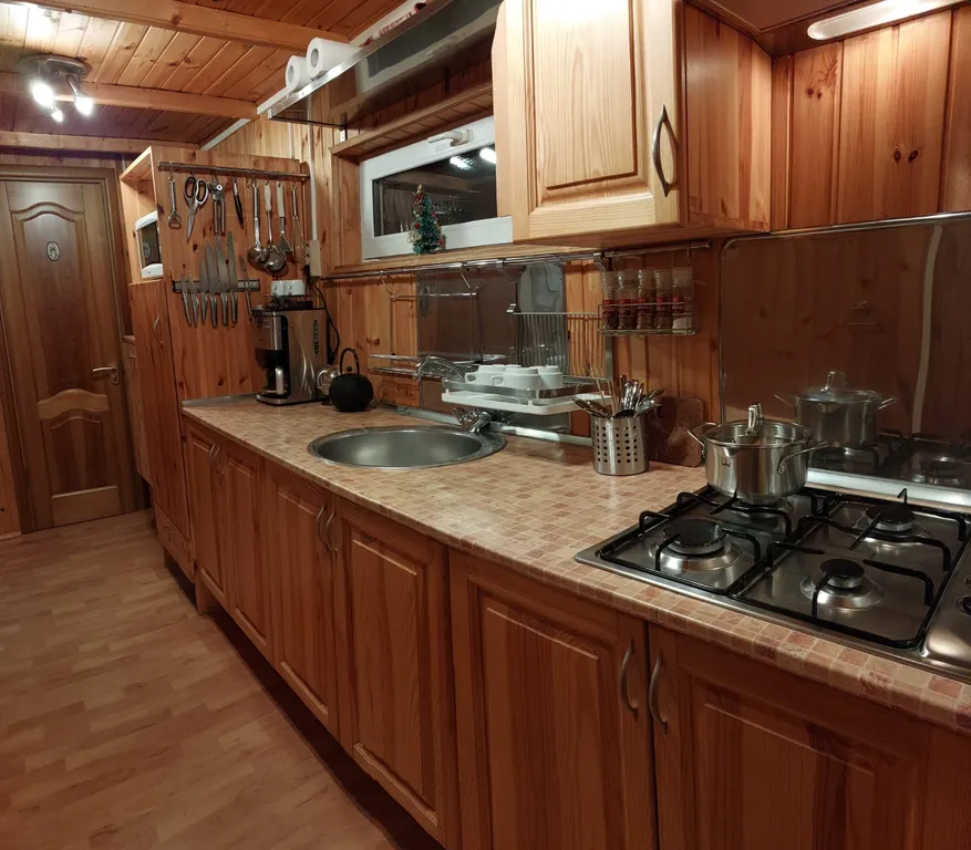 Коттедж с баней и джакузи для семейного отдыха