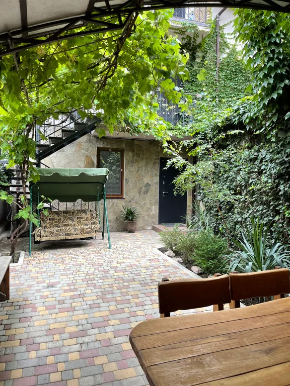 Второй этаж в трёхэтажном доме