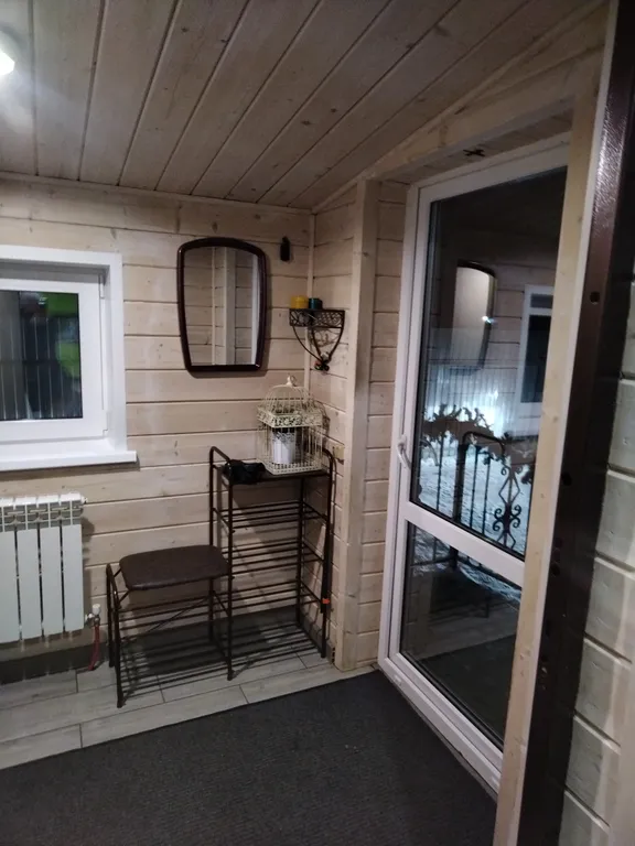 Уютный дом с беседкой в черте города