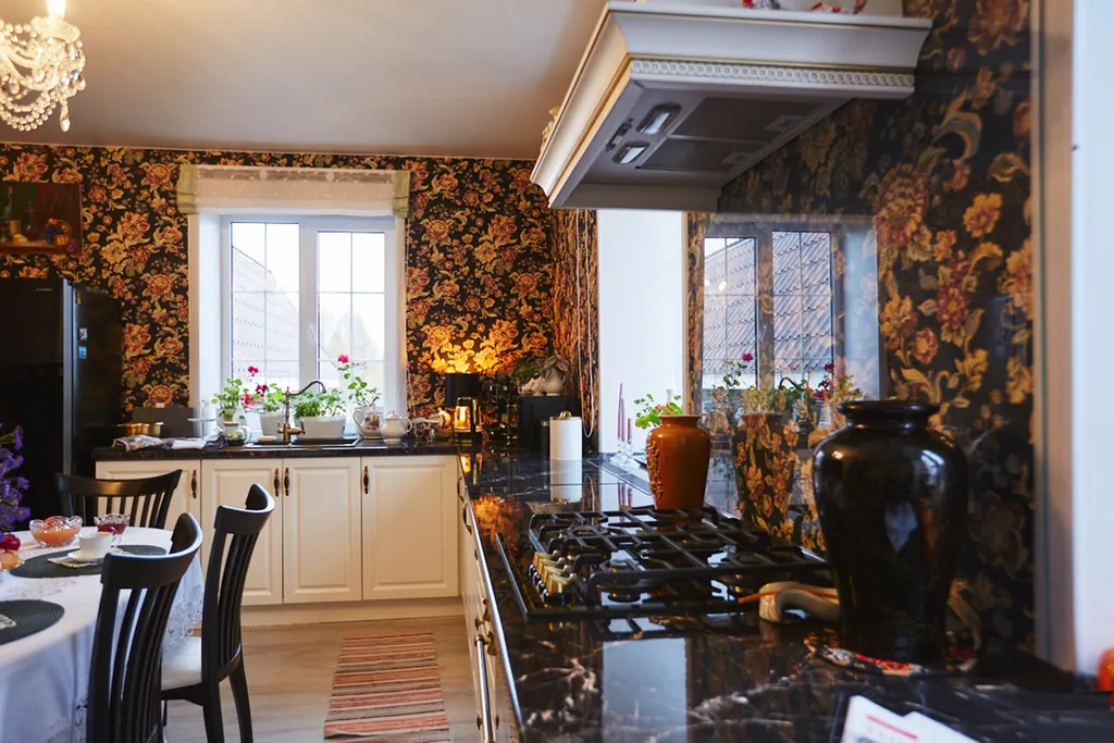 Уютный светлый дом в окружении природы