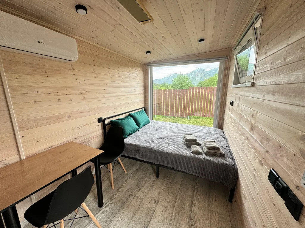 Домик с видом на горы