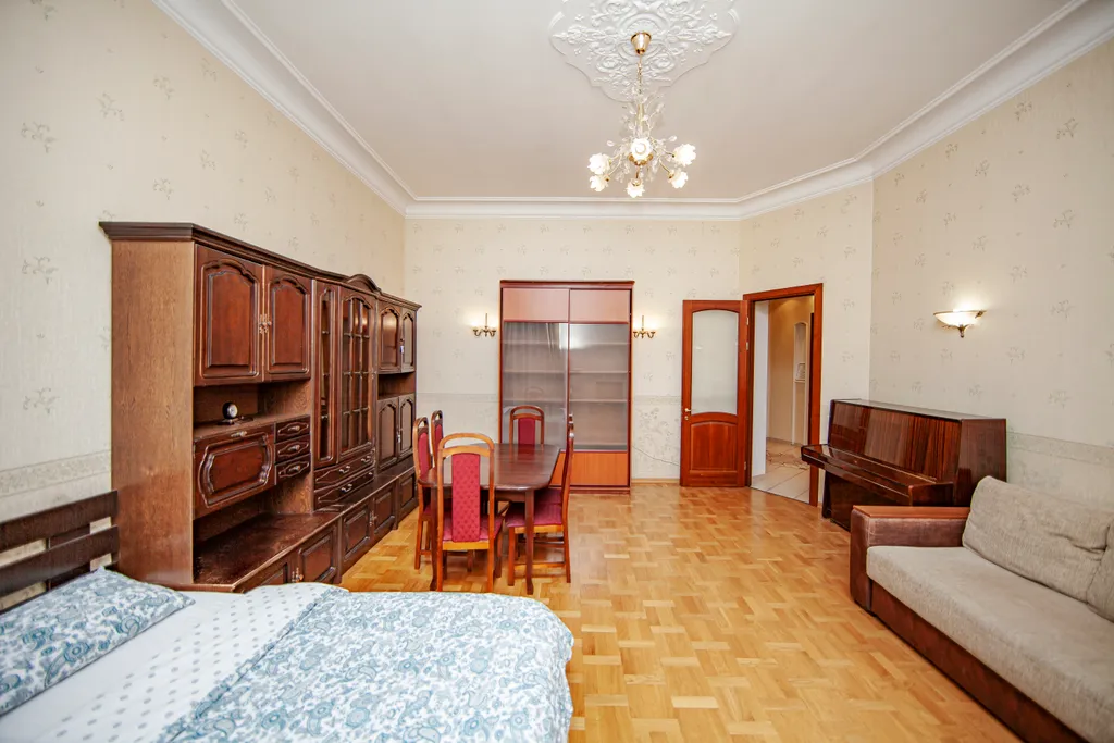 Avrora 3br apartment