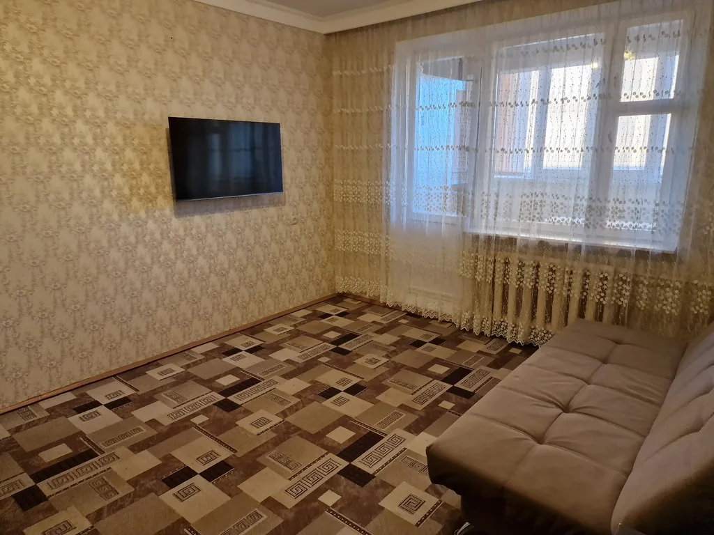 Двухкомнатная квартира в районе Новопятигорского озера и Парка Победы