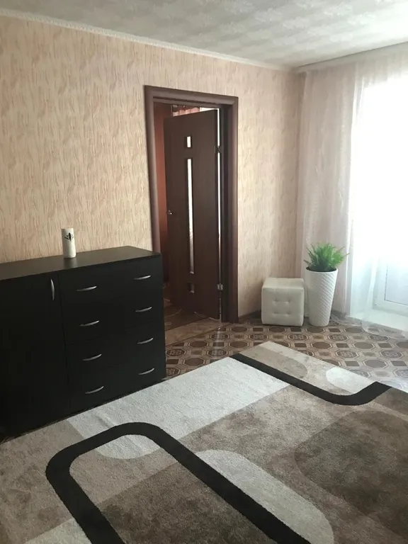 Квартира Уютная квартира около парка с фонтаном — Тихвин